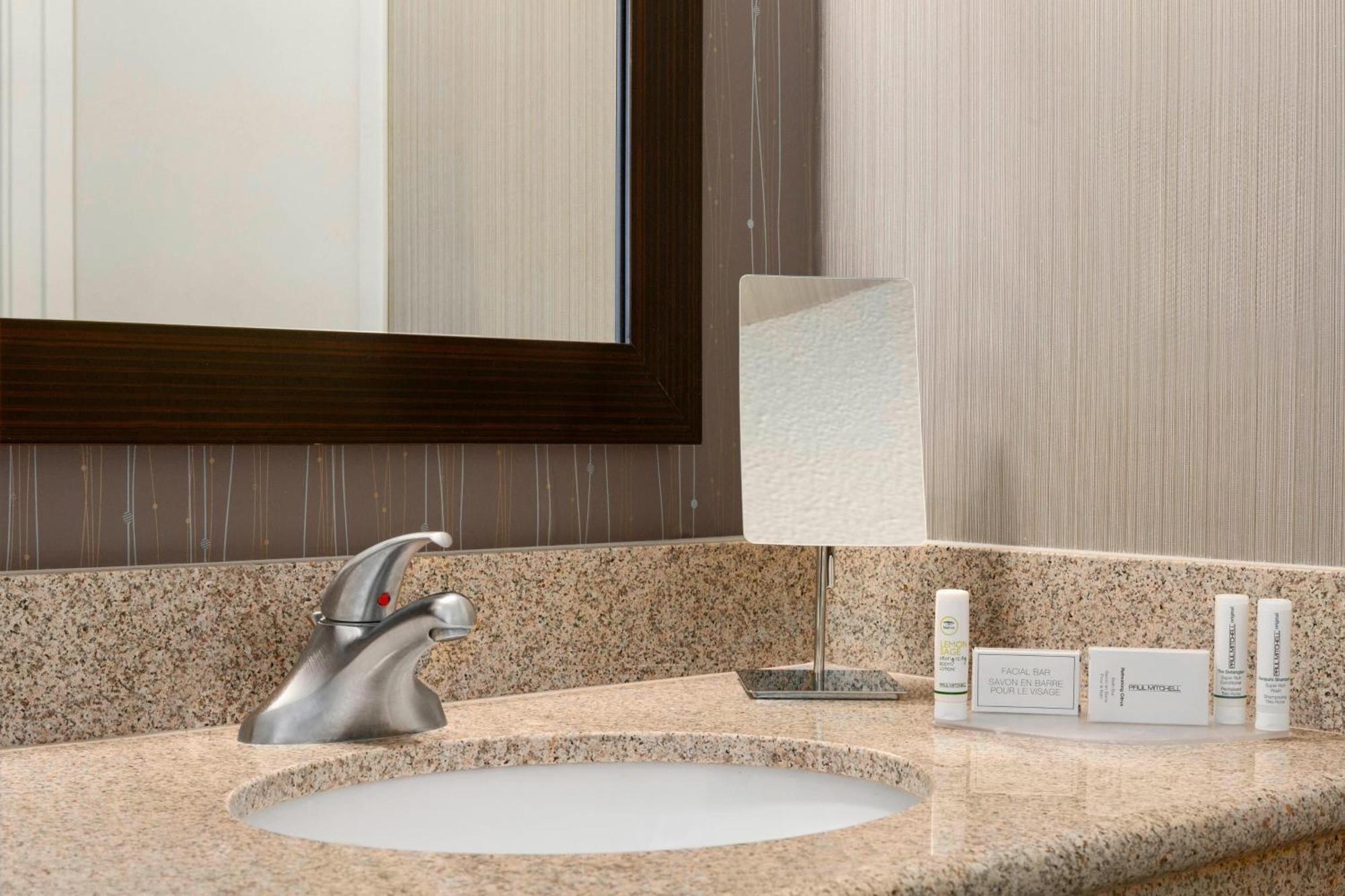 Courtyard By Marriott Springfield Hotel Buitenkant foto