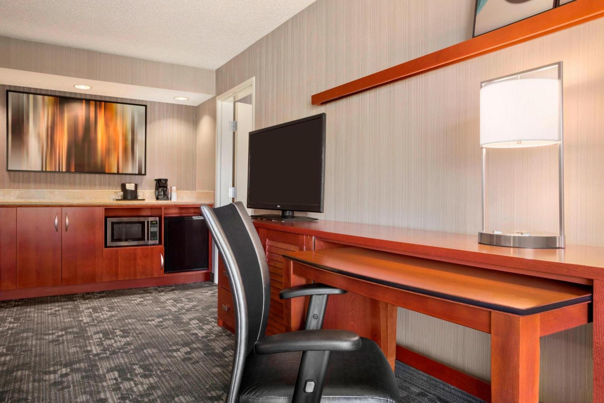 Courtyard By Marriott Springfield Hotel Buitenkant foto